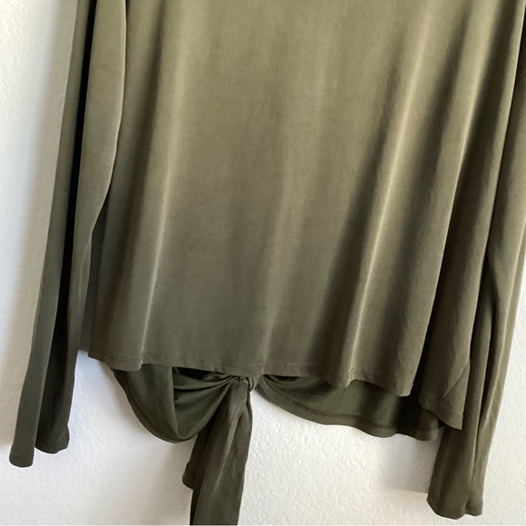 \ASTR The Label\ Olive Green Tie Front Top - Picture 12 of 15